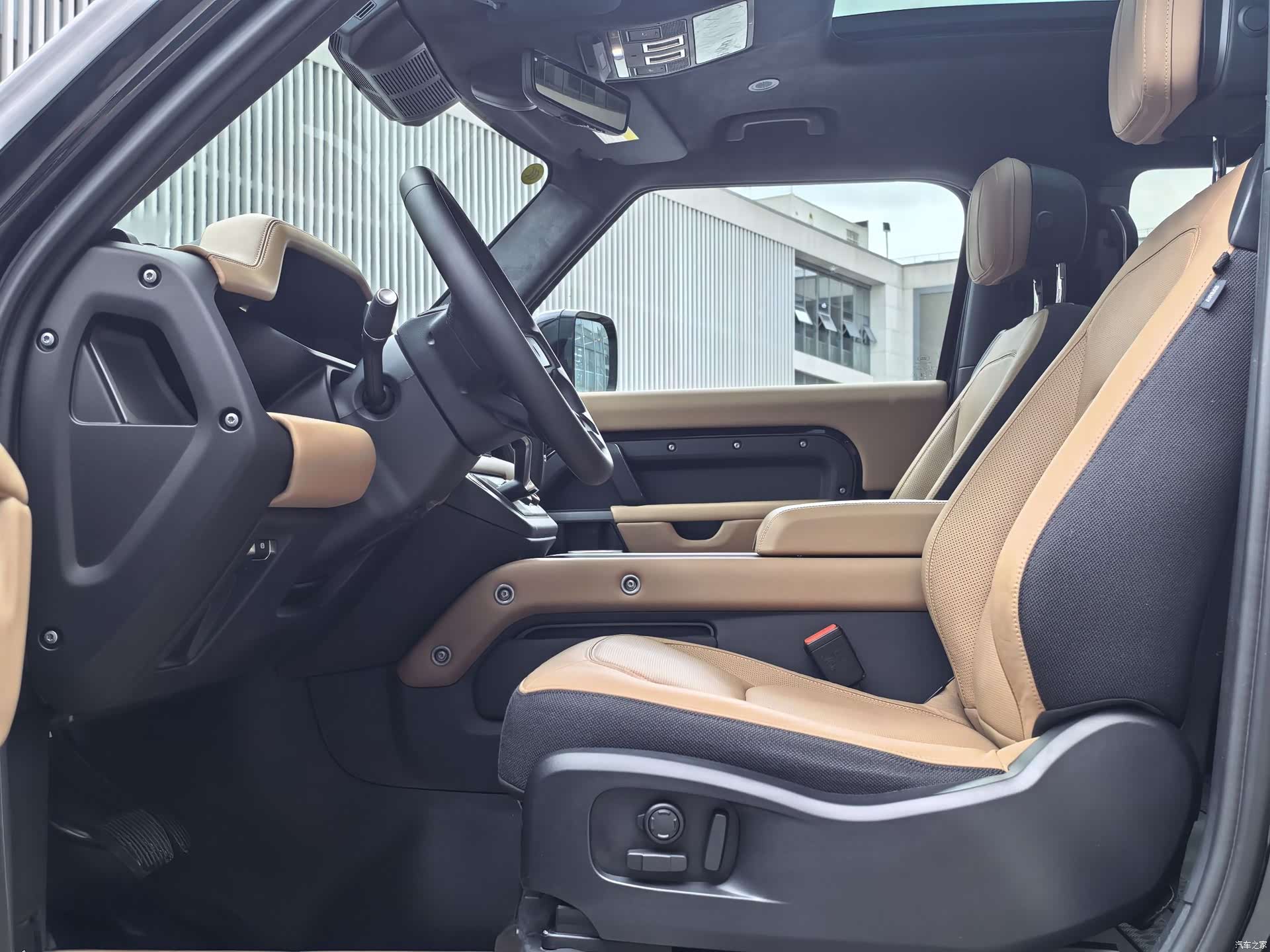Land Rover Defender, 2025 9