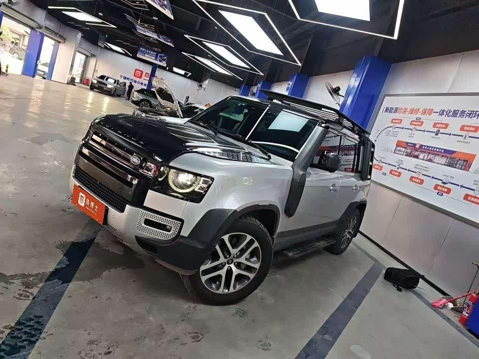 Land Rover Defender