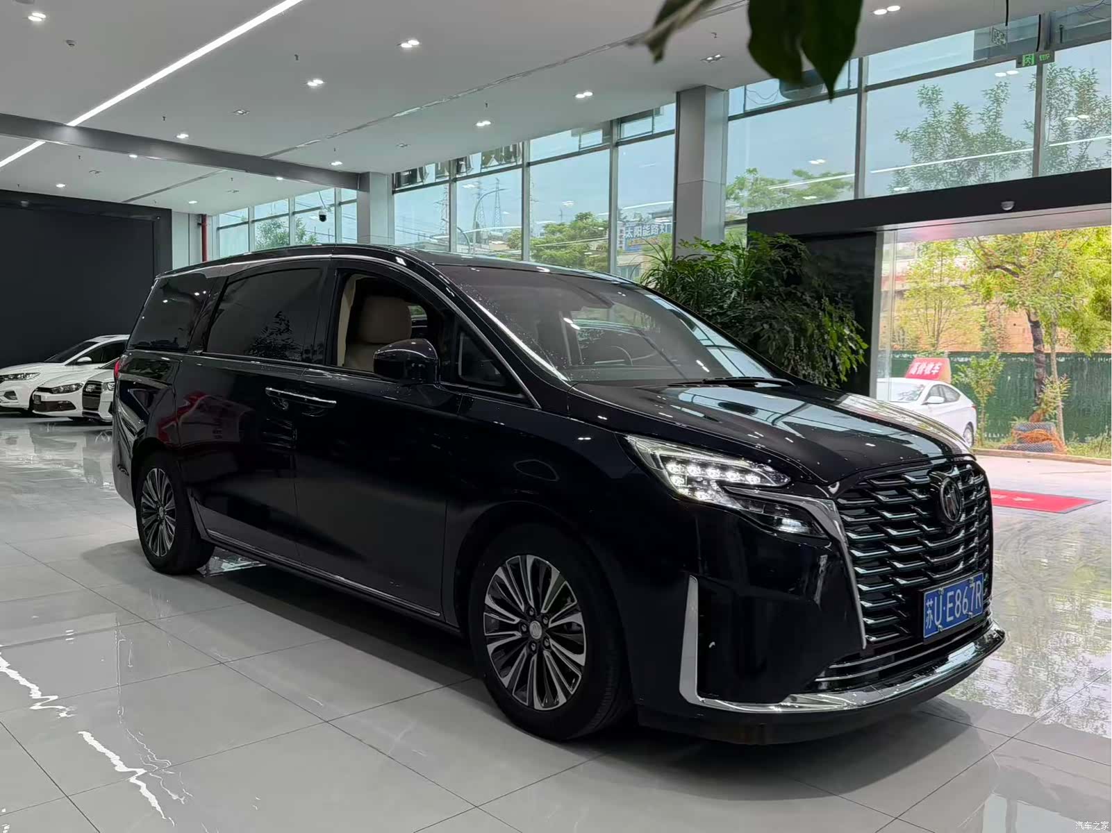 Buick GL8, 2023 3