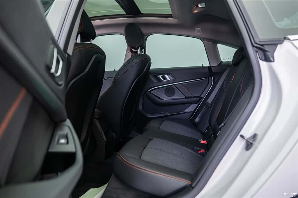 BMW 2 Series, 2023 7
