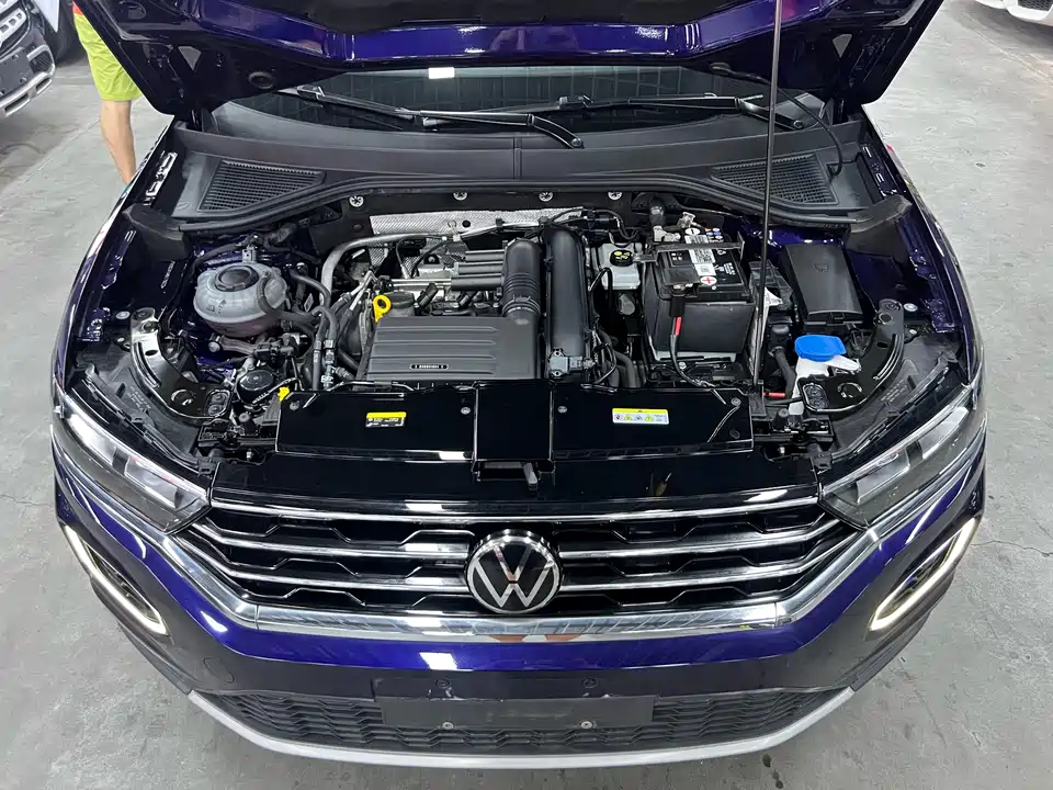 Volkswagen T-ROC exploring Songs
