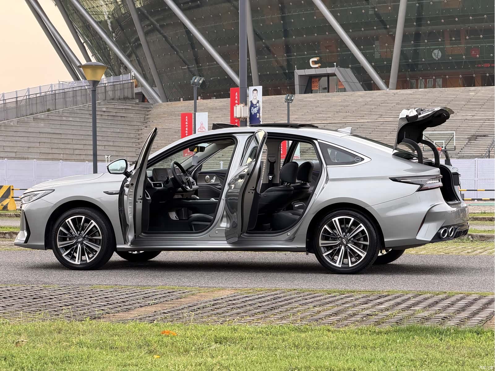Chery Arrizo 8, 2024 27