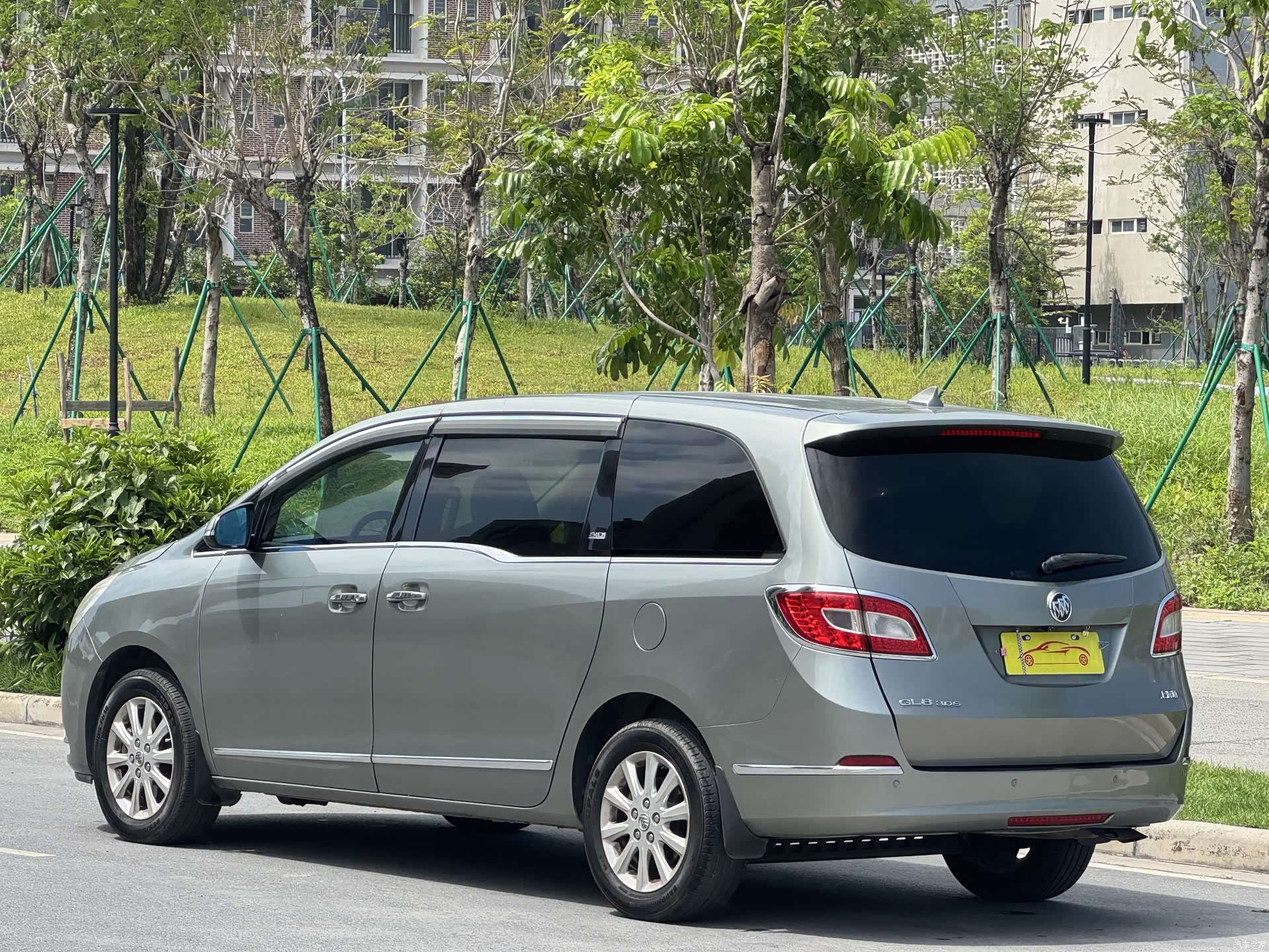 Buick GL8, 2012 8