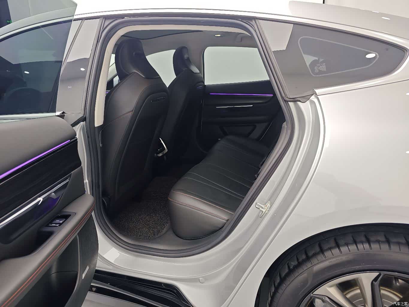 Xpeng P7, 2022 9