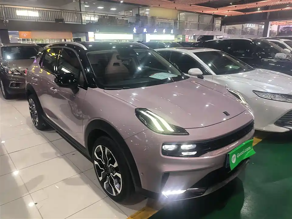 Lynk & Co 06 Lynk & Co 06