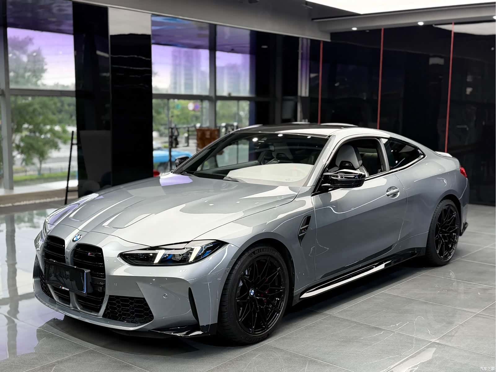 BMW M4, 2025 1