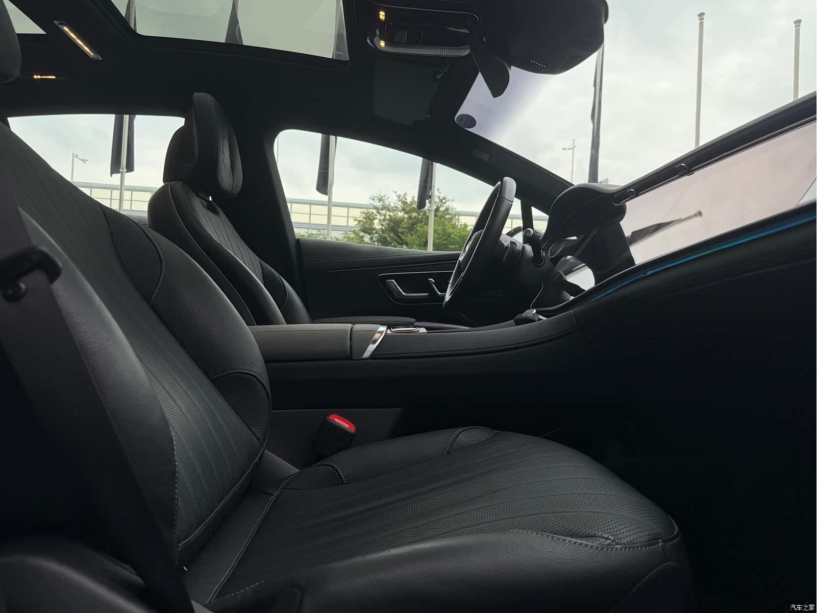 Mercedes-Benz EQS, 2024 16