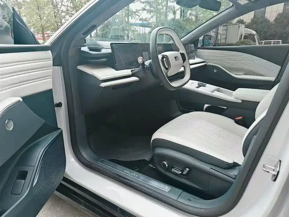 Geely Galaxy Galaxy E8