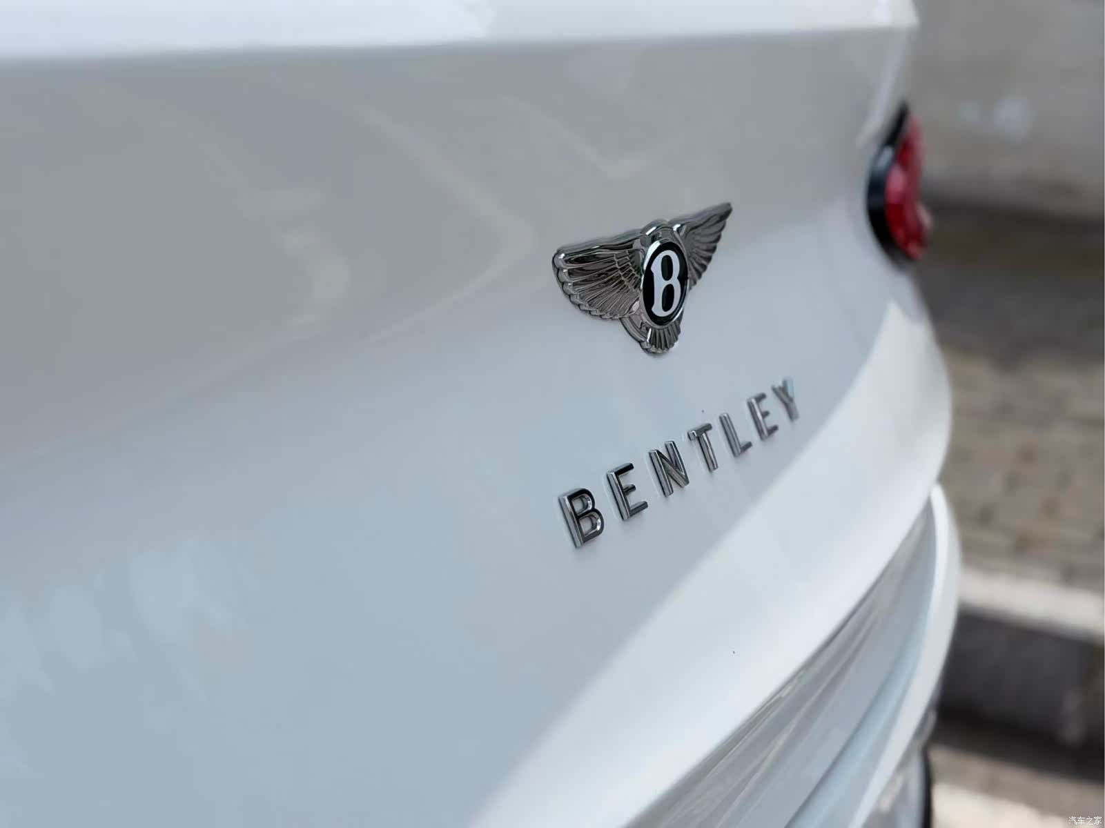 Bentley Bentayga, 2022 12