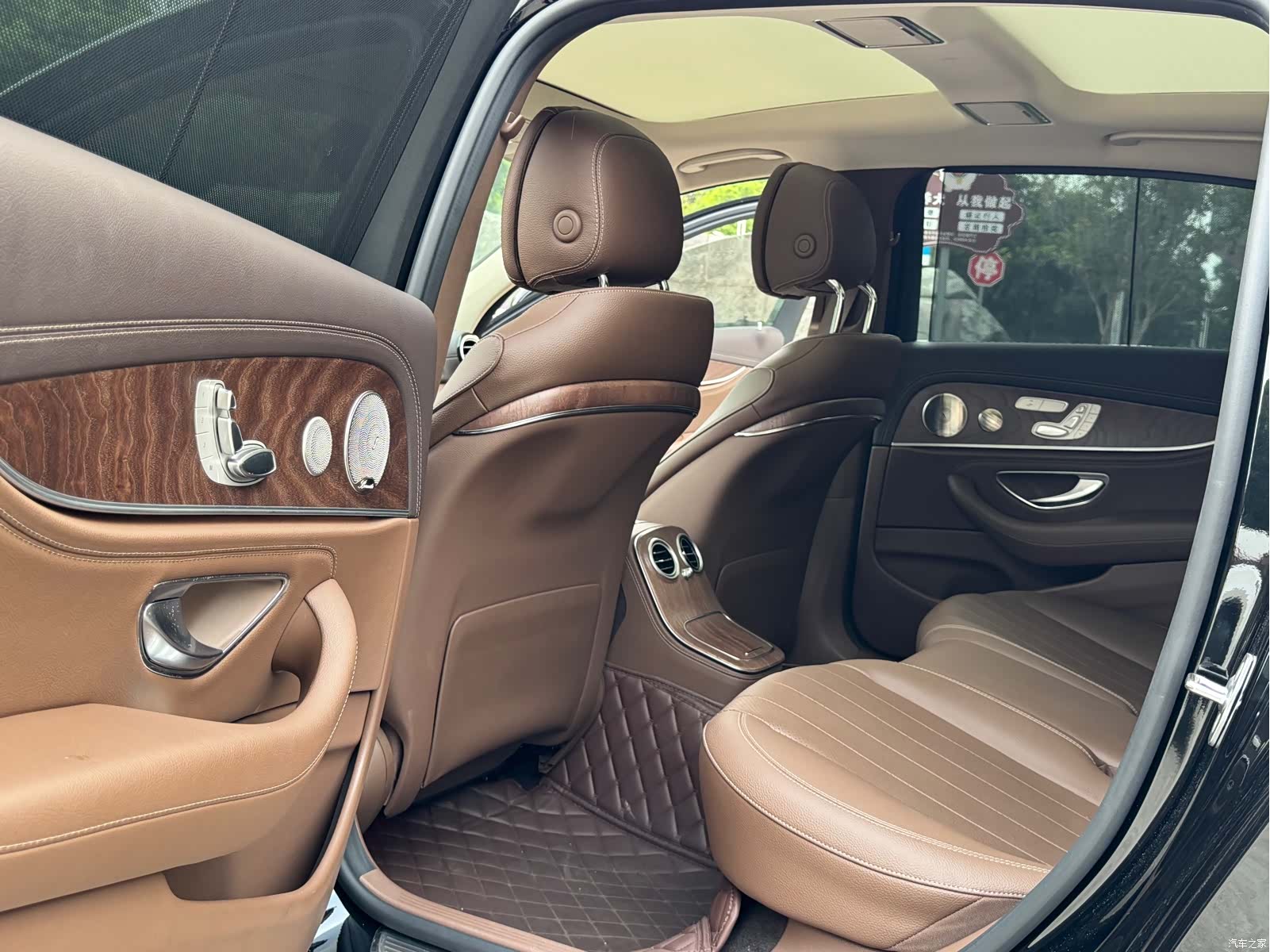 Mercedes-Benz E-Class, 2022 10