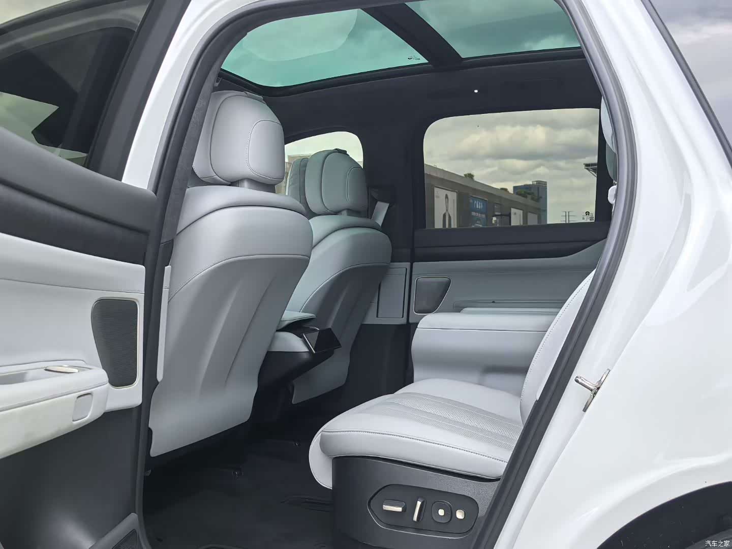 NIO ES8, 2024 6