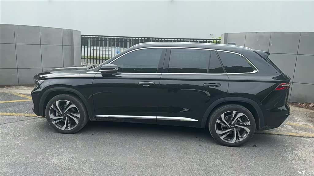 Geely Xingyue L, 2023 7