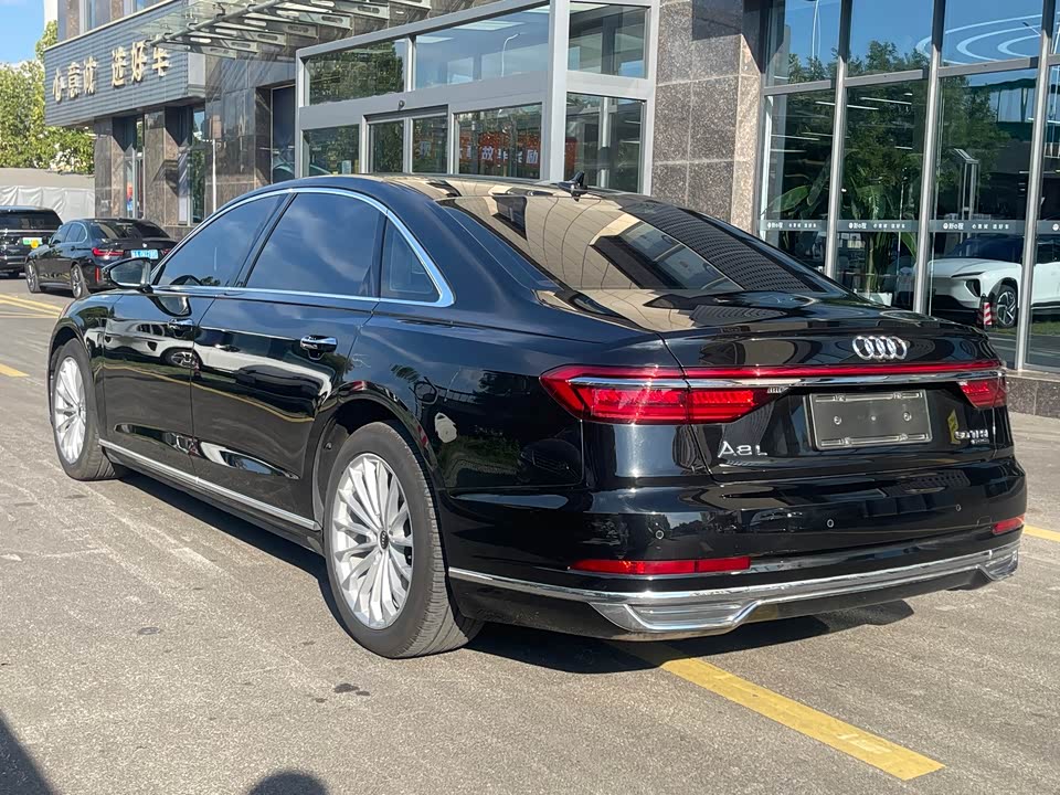Audi A8
