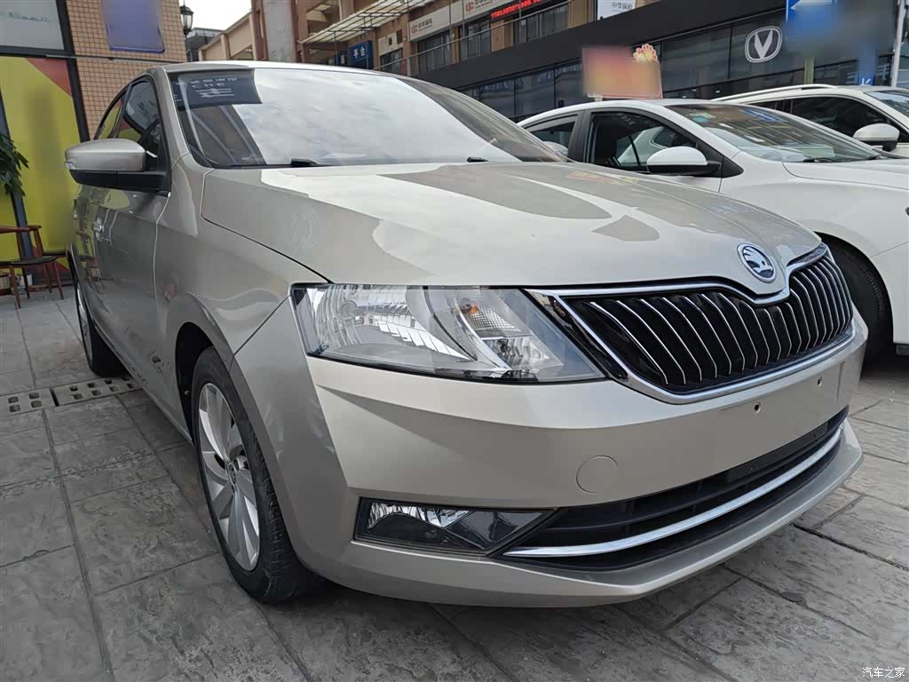 Skoda Rapid, 2019 4