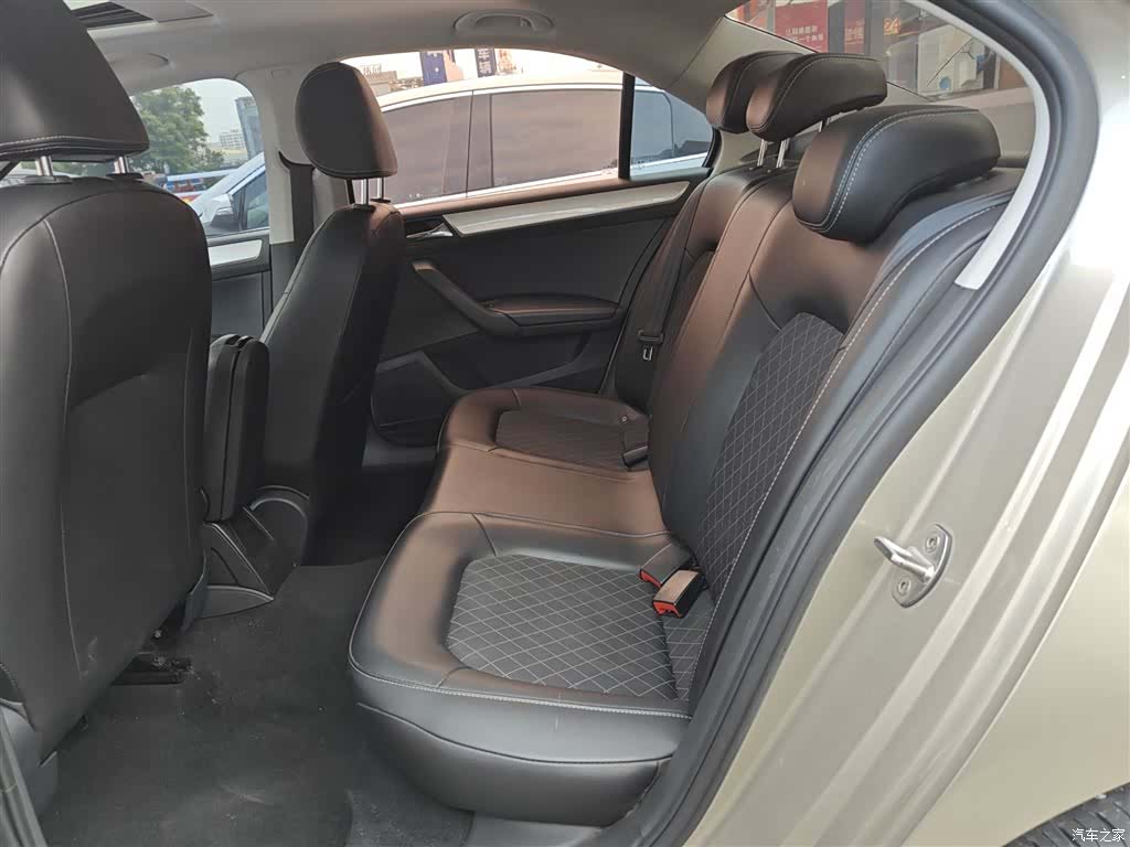 Skoda Rapid, 2019 17