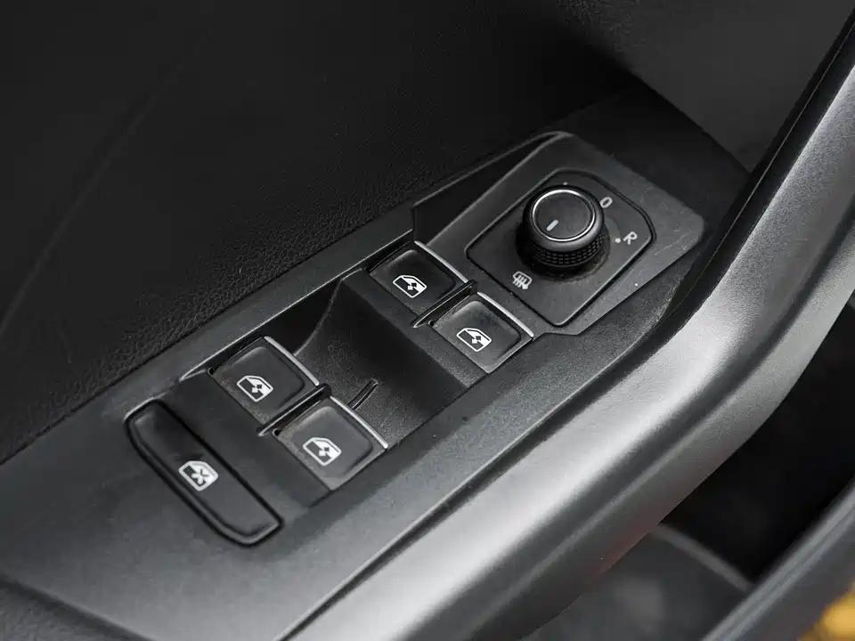 Volkswagen Exploring the shadow