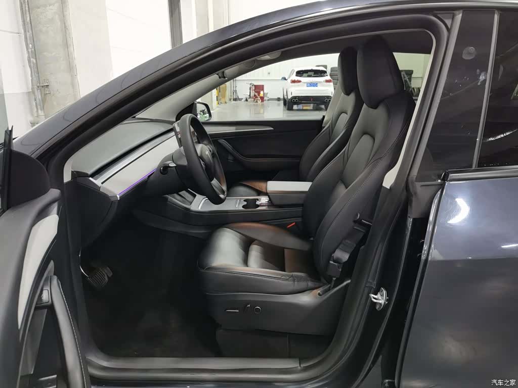 Tesla Model Y, 2024 10