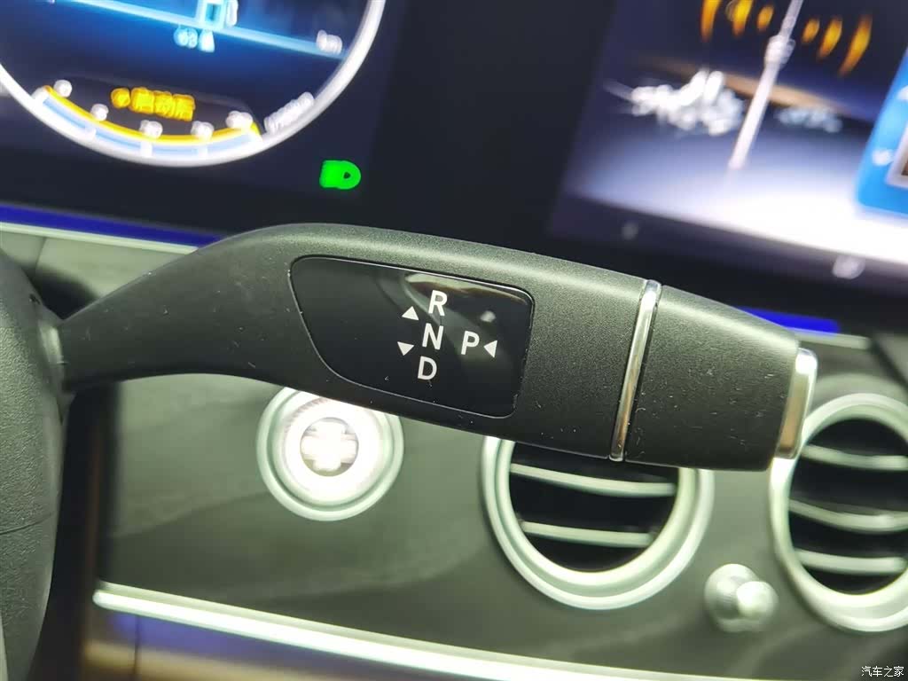 Mercedes-Benz E-Class, 2019 13