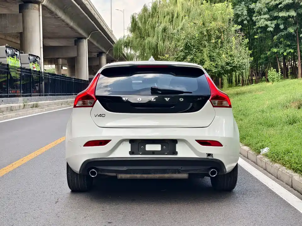 Volvo V40