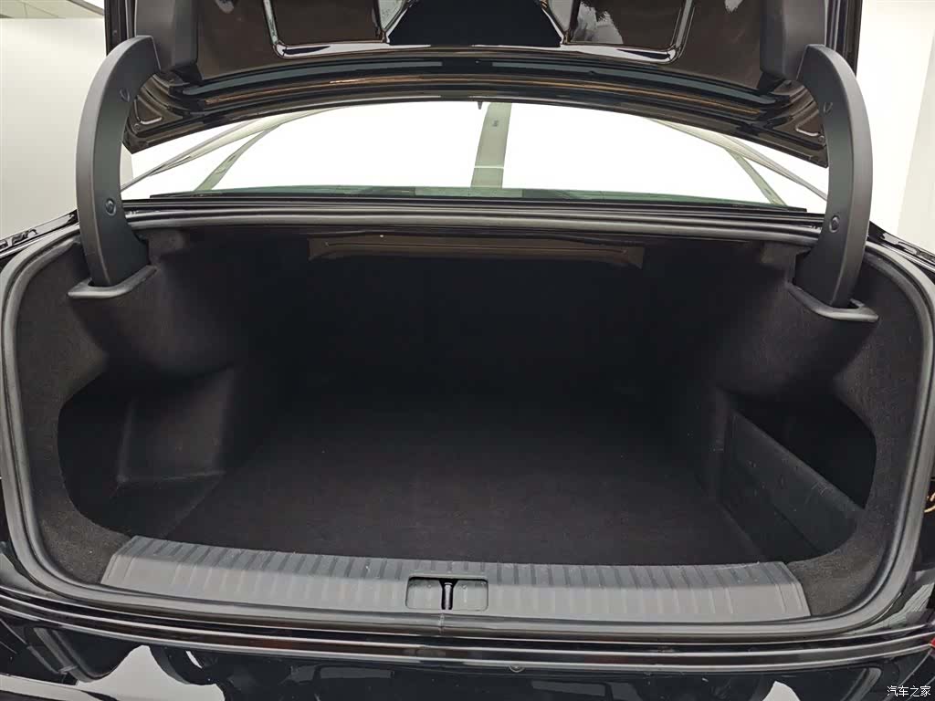Volkswagen Passat, 2025 14