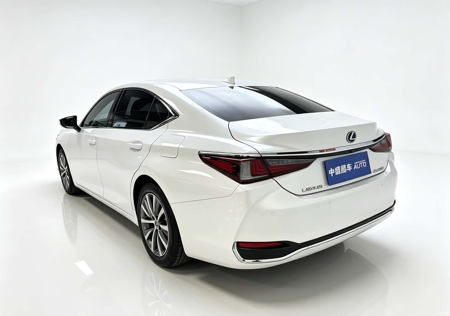 Lexus ES, 2021 4