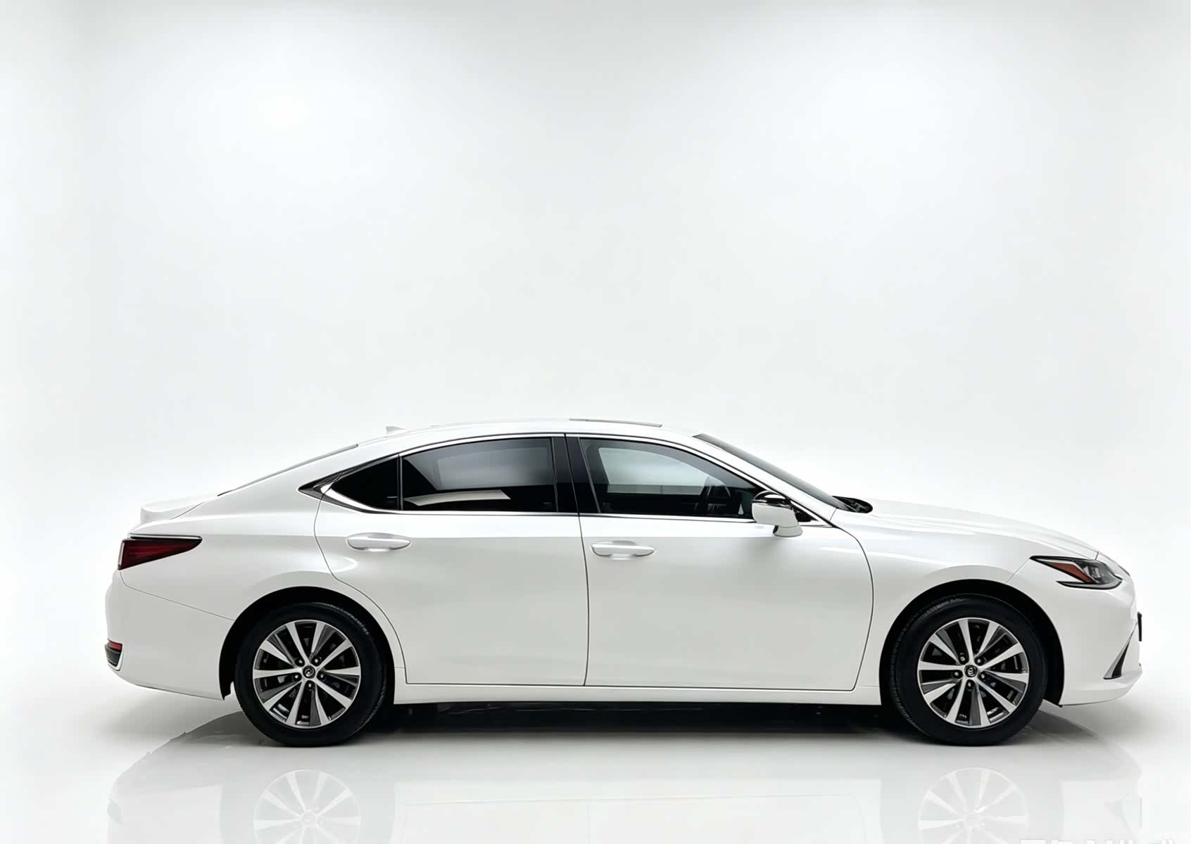 Lexus ES, 2021 3