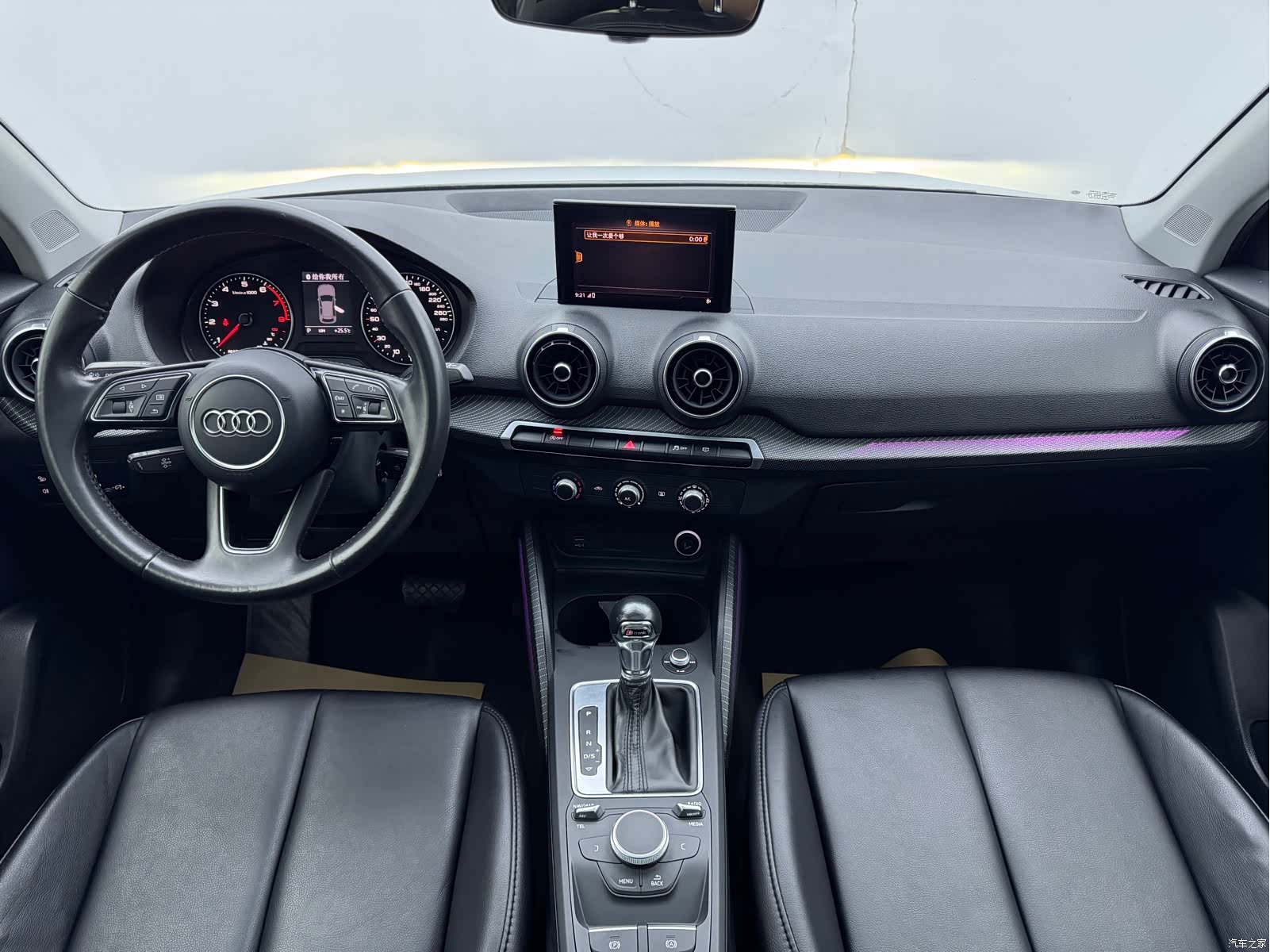 Audi Q2L, 2019 все фото