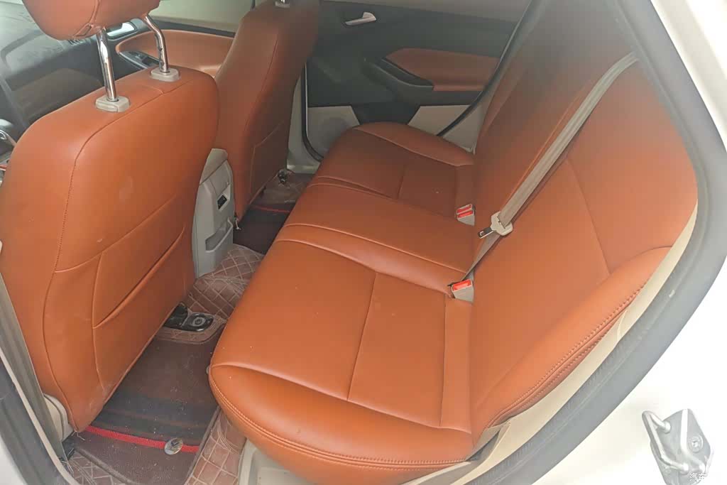 Ford Focus, 2018 11