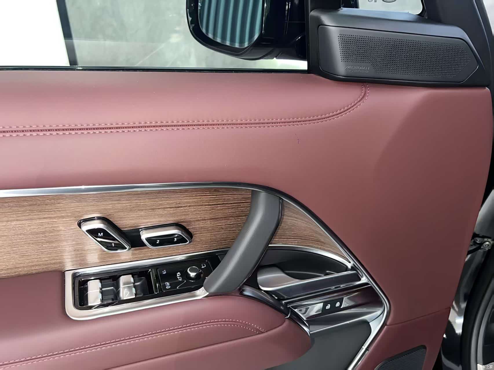 Land Rover Range Rover, 2026 12