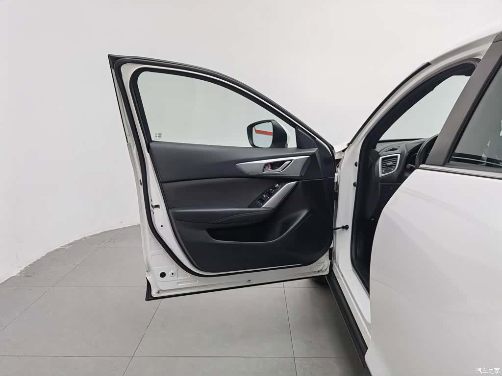 Mazda CX-4, 2019 8