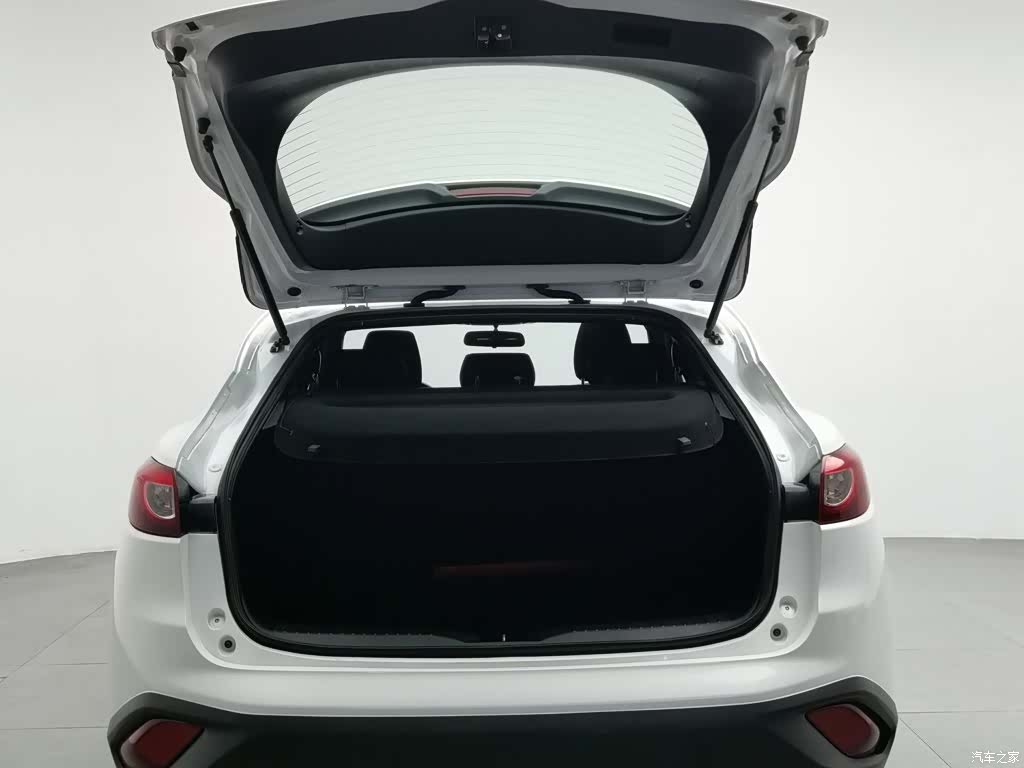 Mazda CX-4, 2019 16