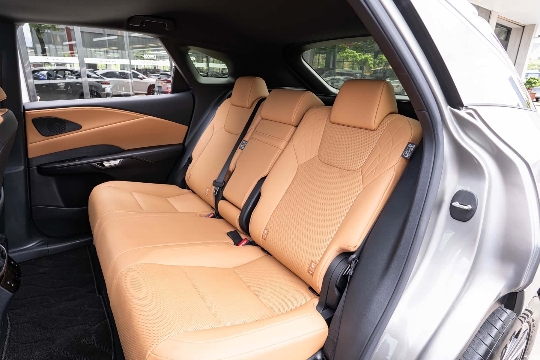 Lexus RX, 2023 12