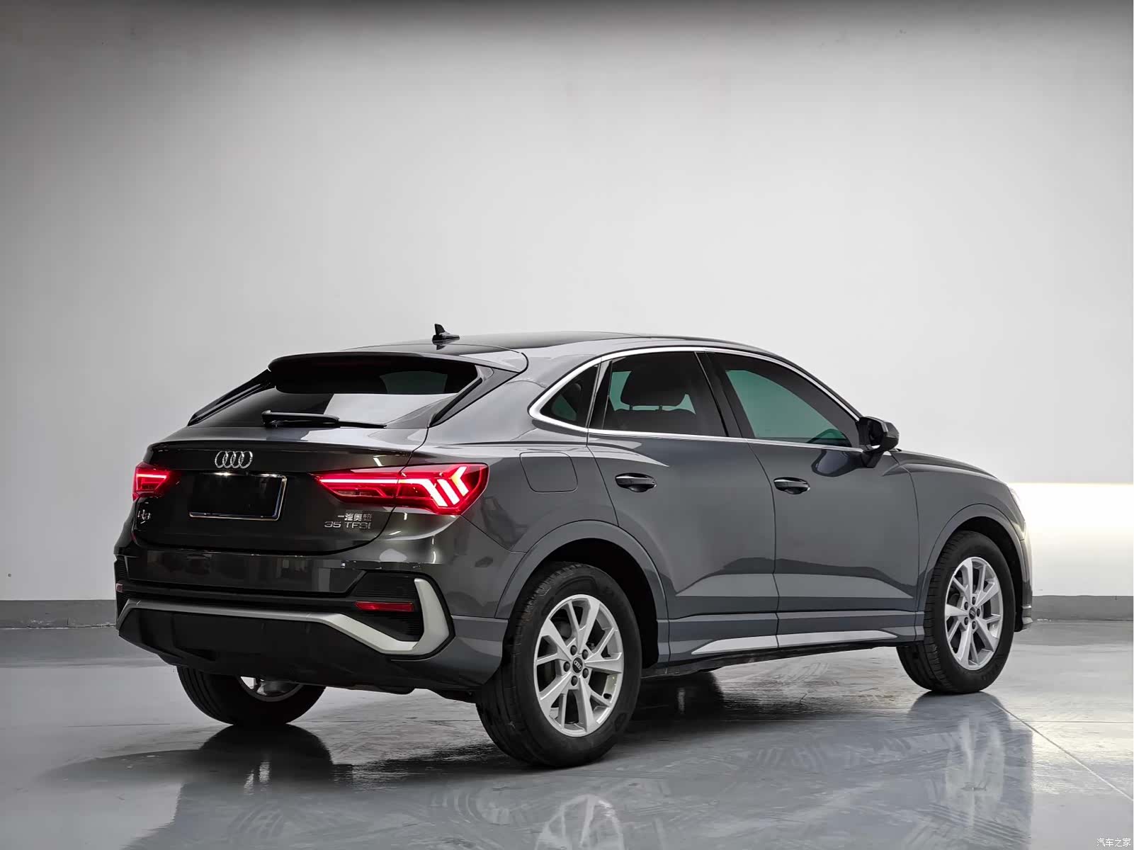 Audi Q3, 2023 все фото