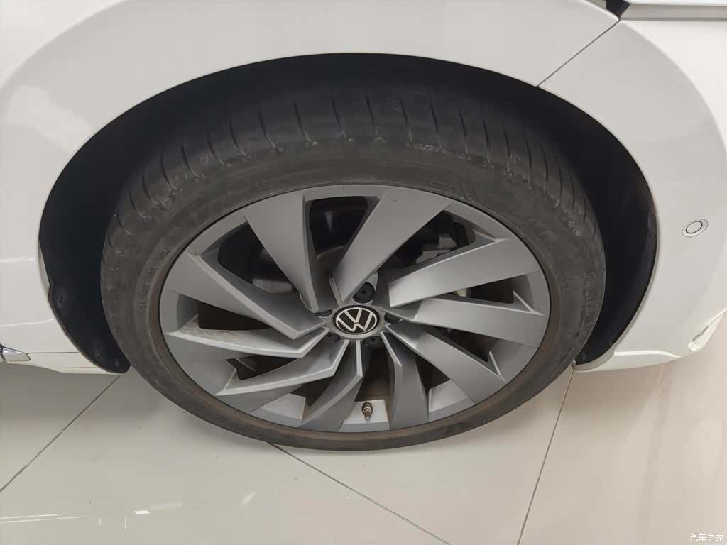 Volkswagen CC, 2024 27
