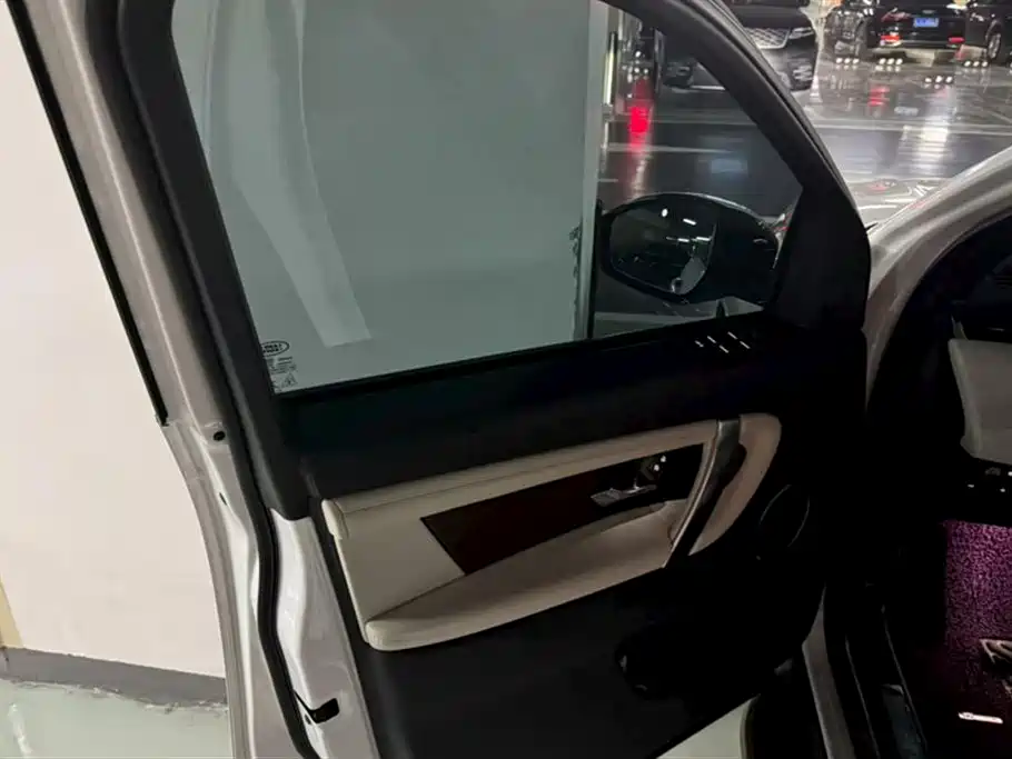 Land Rover Discover sports