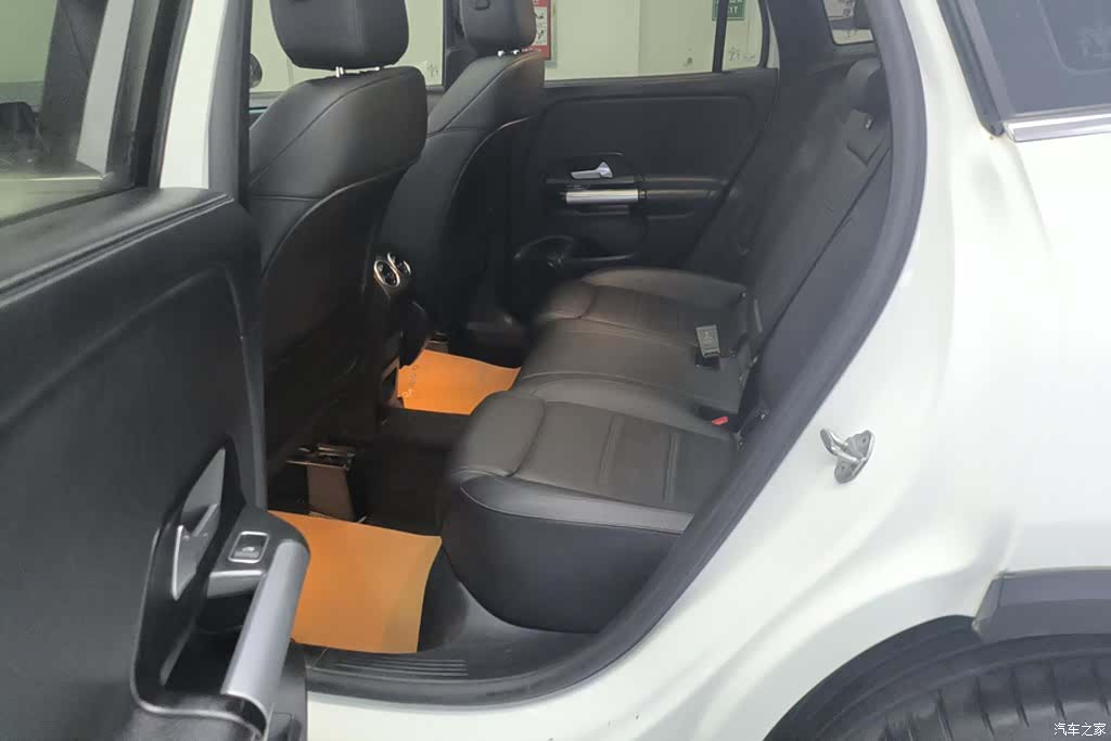Mercedes-Benz GLA, 2021 11