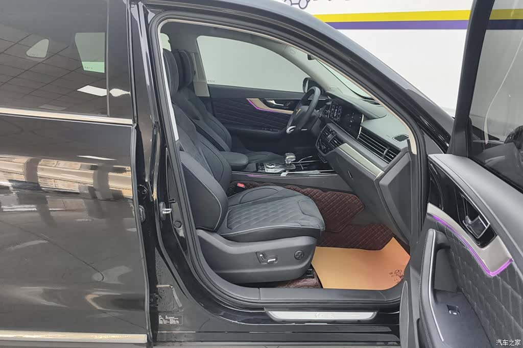 Hongqi HS5, 2020 8