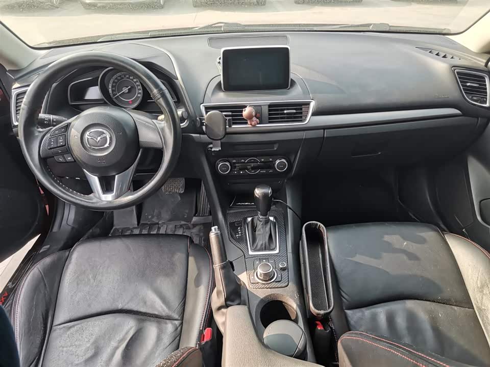 Mazda 3 Angkesaila