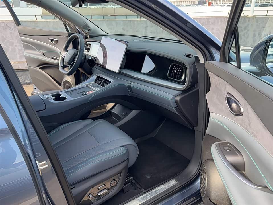 BYD Sea Lion 07 DM-i