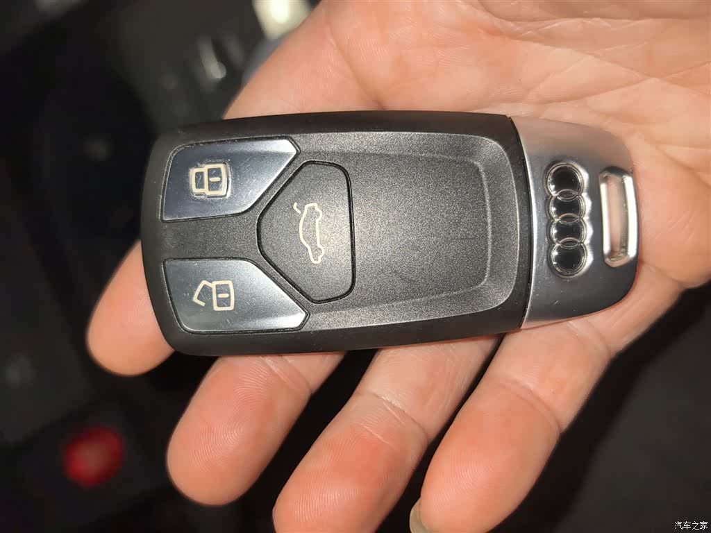 Audi A4L, 2018 20