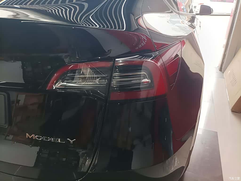 Tesla Model Y, 2021 8