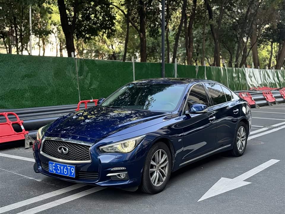 Infiniti Q50L