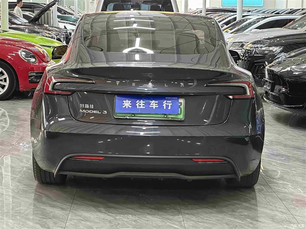 Tesla Model 3, 2025 все фото