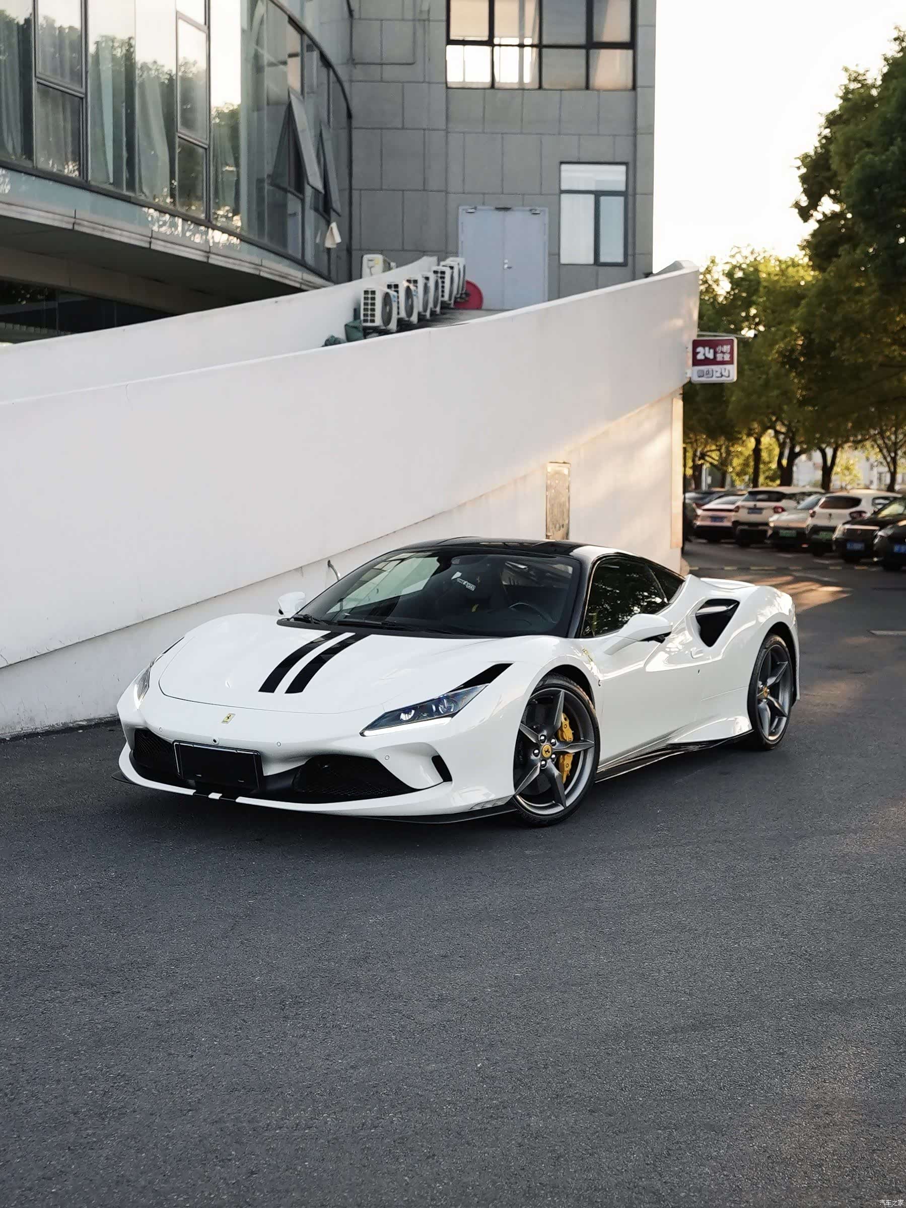 Ferrari F8