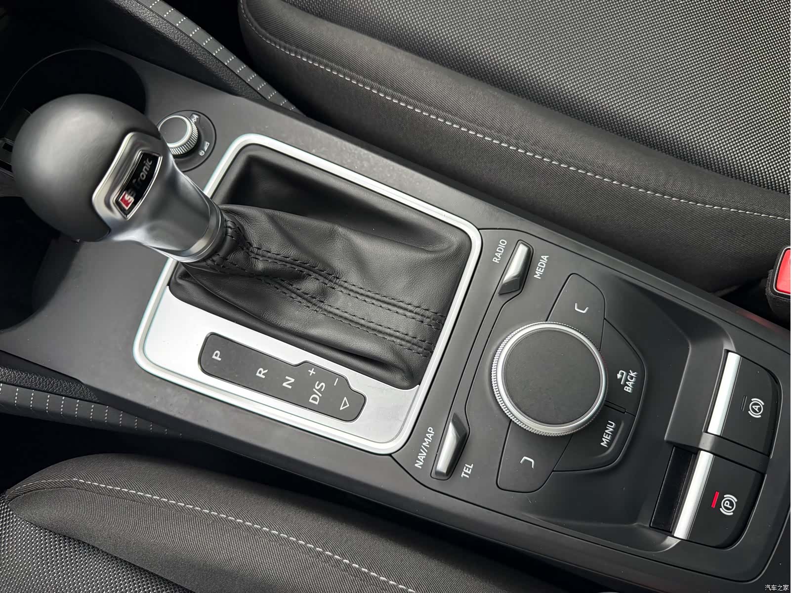 Audi Q2L, 2019 23