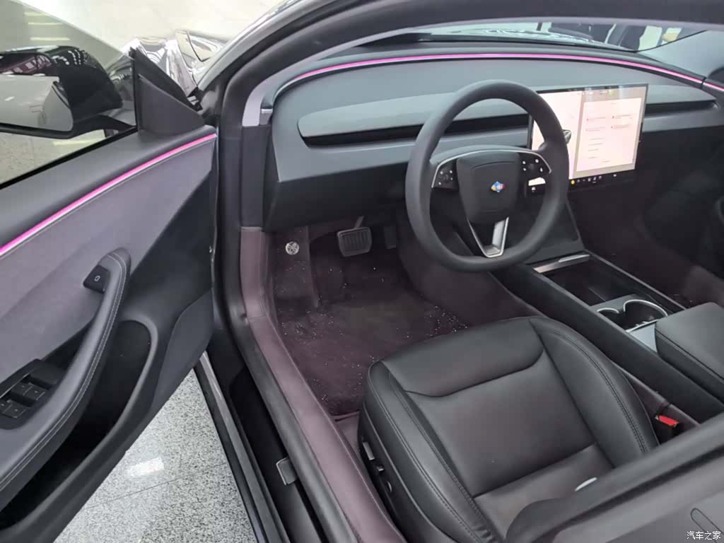 Tesla Model 3, 2024 16