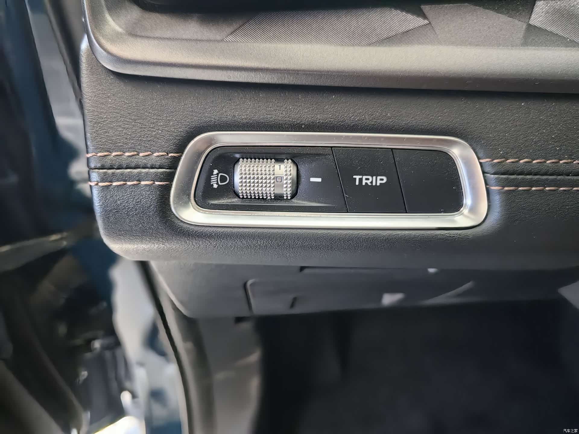 Geely X6, 2022 19