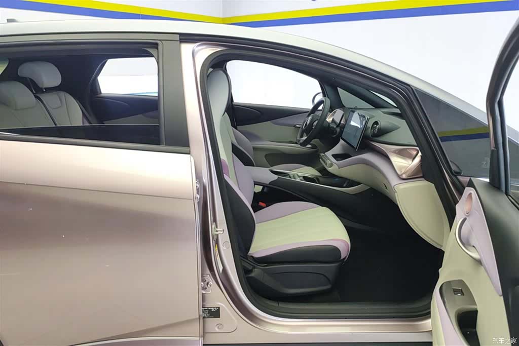 BYD Dolphin, 2022 8