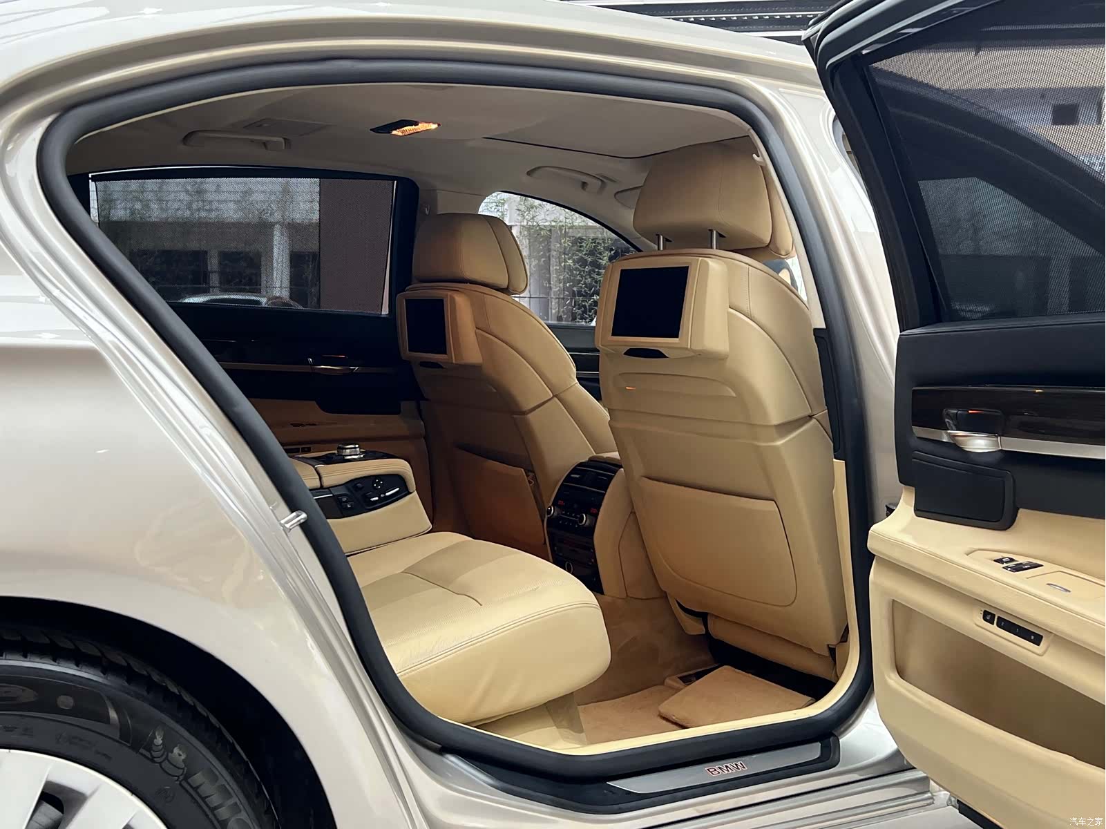 BMW 7 Series, 2012 23