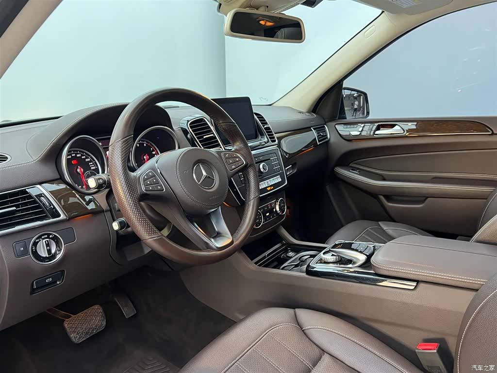 Mercedes-Benz GLS, 2018 31